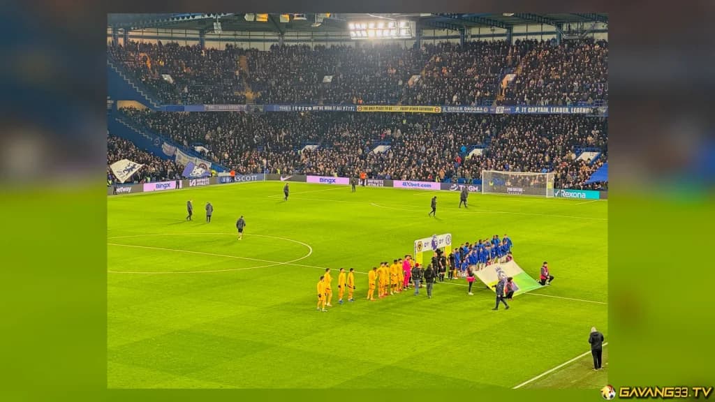 Chelsea xếp hàng trước một trận đấu tại Stamford Bridge trong ảnh tư liệu trước trận