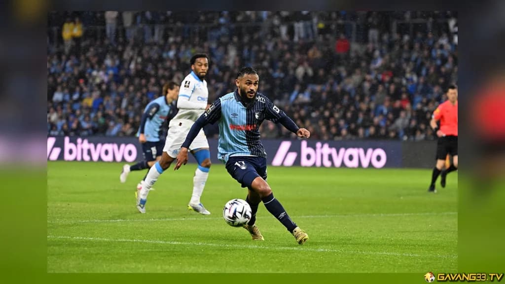 Le Havre tấn công trong trận gặp Marseille trong ảnh tư liệu trước trận