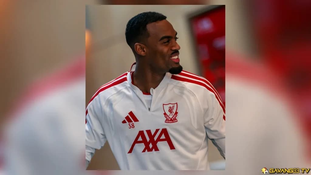 Cầu thủ Liverpool tập luyện trước trận gặp Villarreal