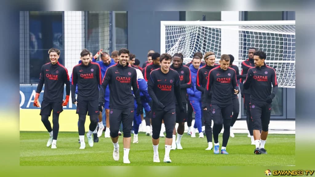 Cầu thủ PSG tập luyện trước trận gặp Barcelona